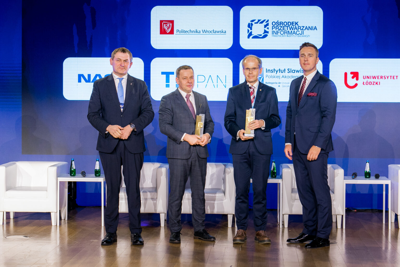 Nagroda Liderzy Transformacji Cyfrowej za projekt PLLuM