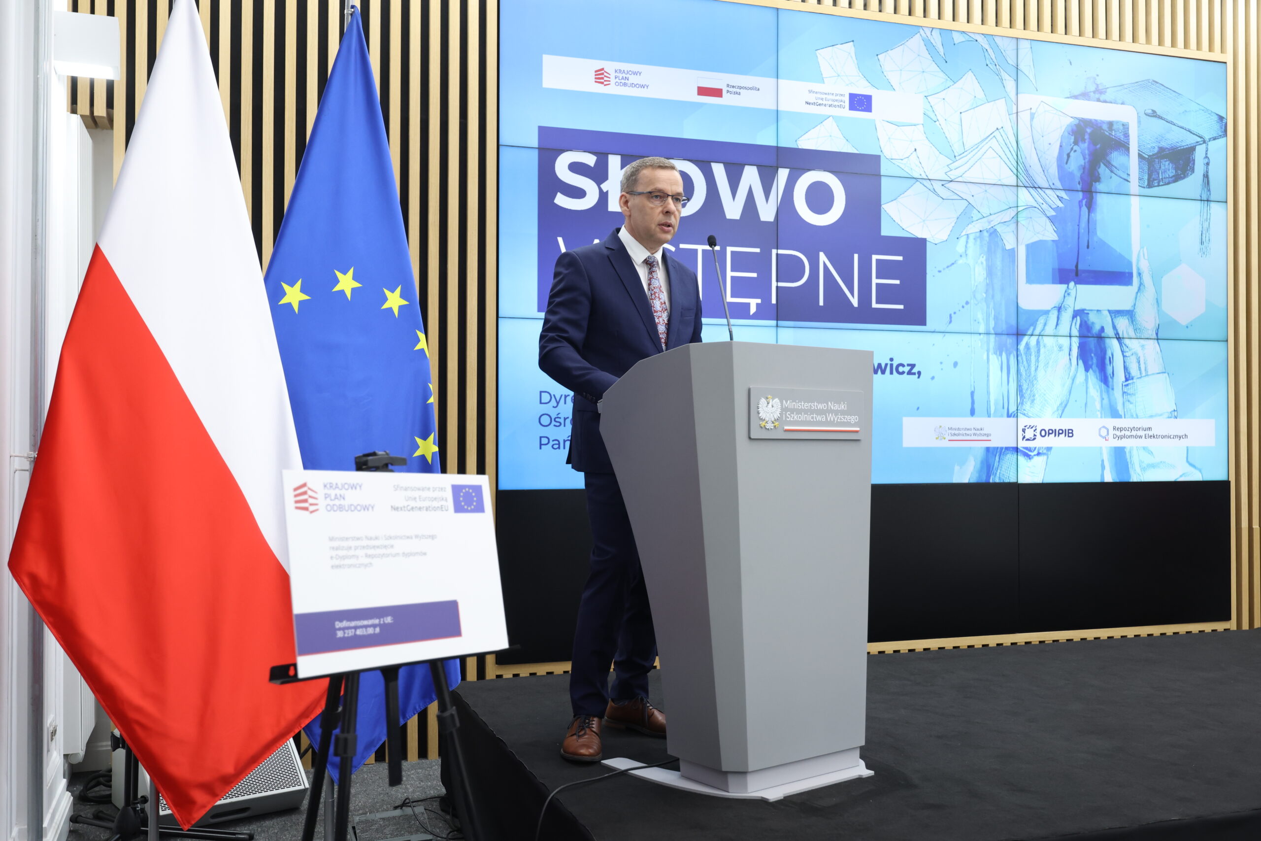 Od&nbsp;papieru do&nbsp;aplikacji – konferencja podsumowująca projekt e‑Dyplomy